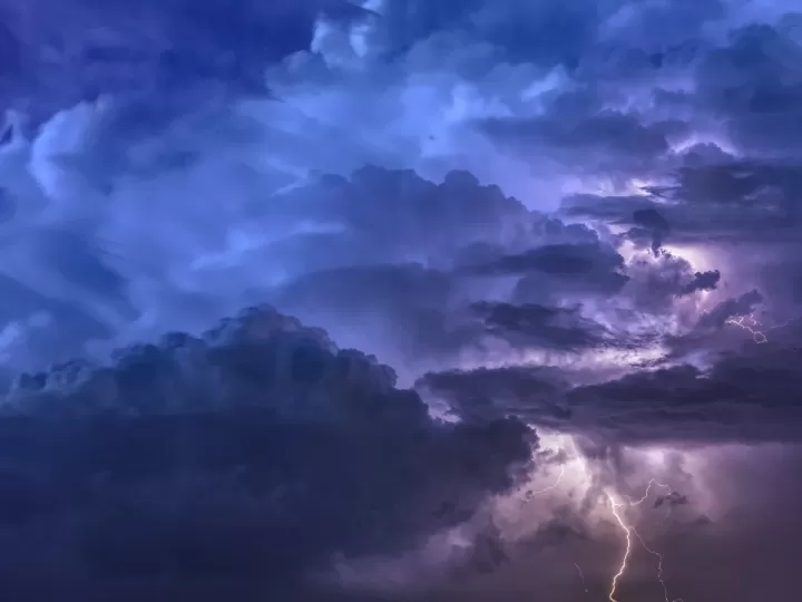 asedio y tormenta