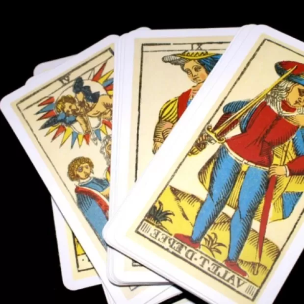 Descubre el significado de las cartas españolas con las tiradas
