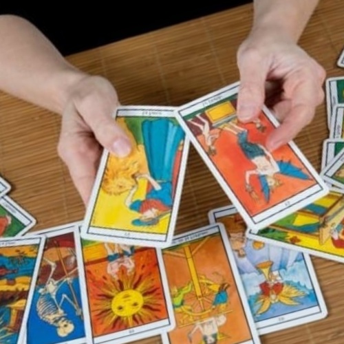 ¿Cómo echar las cartas del Tarot a uno mismo?